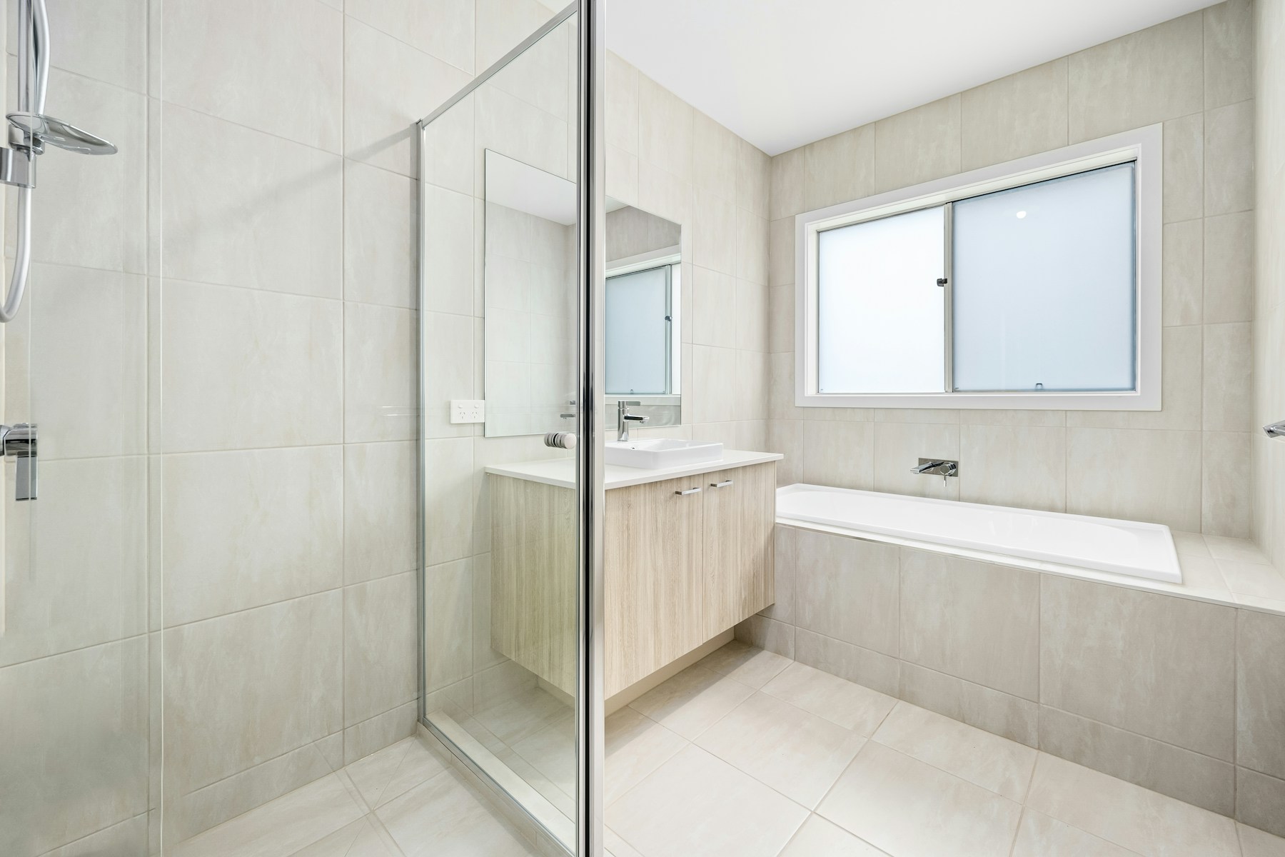 Independent bathroom interior